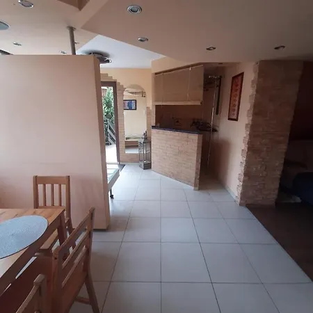 Apartament Led *